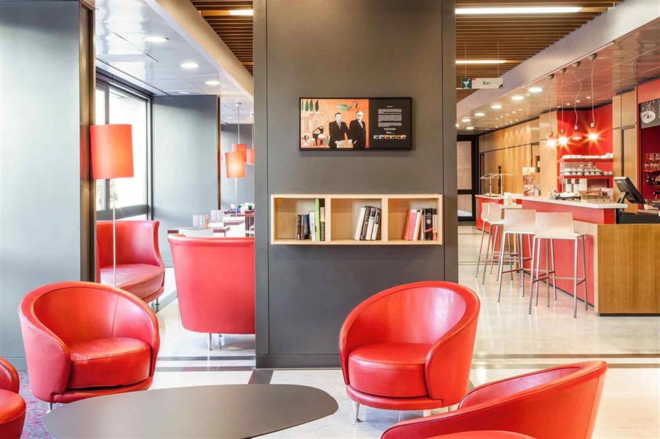 Ibis Roma Fiera Hotel Bagian luar foto