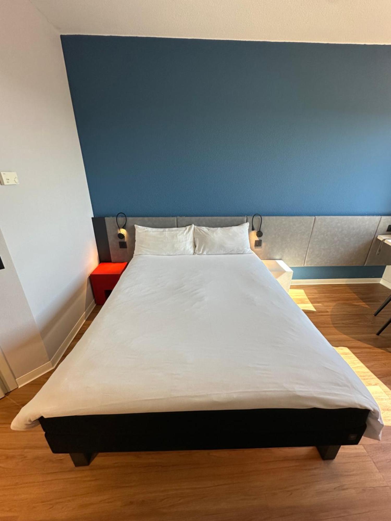 Ibis Roma Fiera Hotel Bagian luar foto