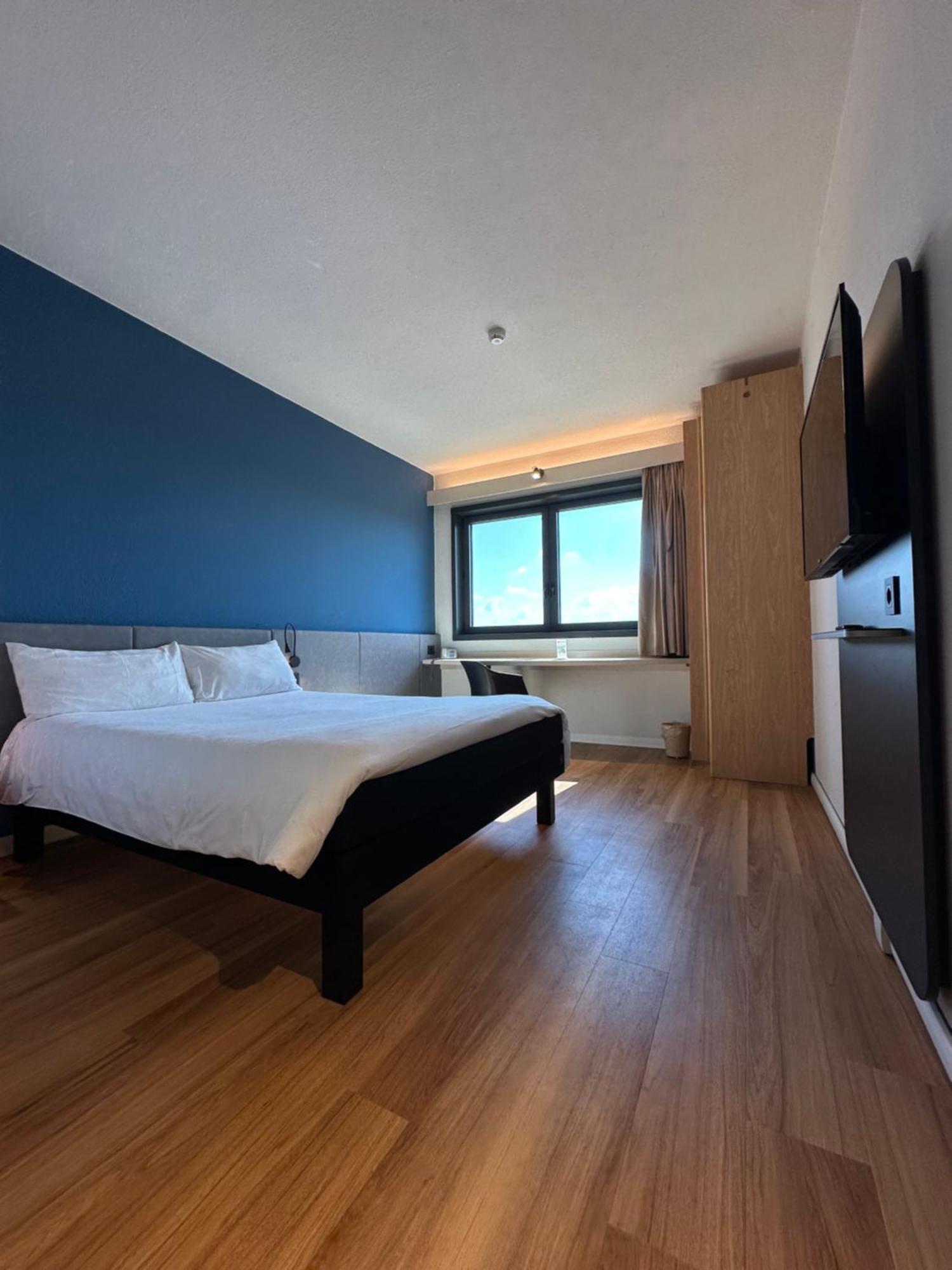 Ibis Roma Fiera Hotel Bagian luar foto