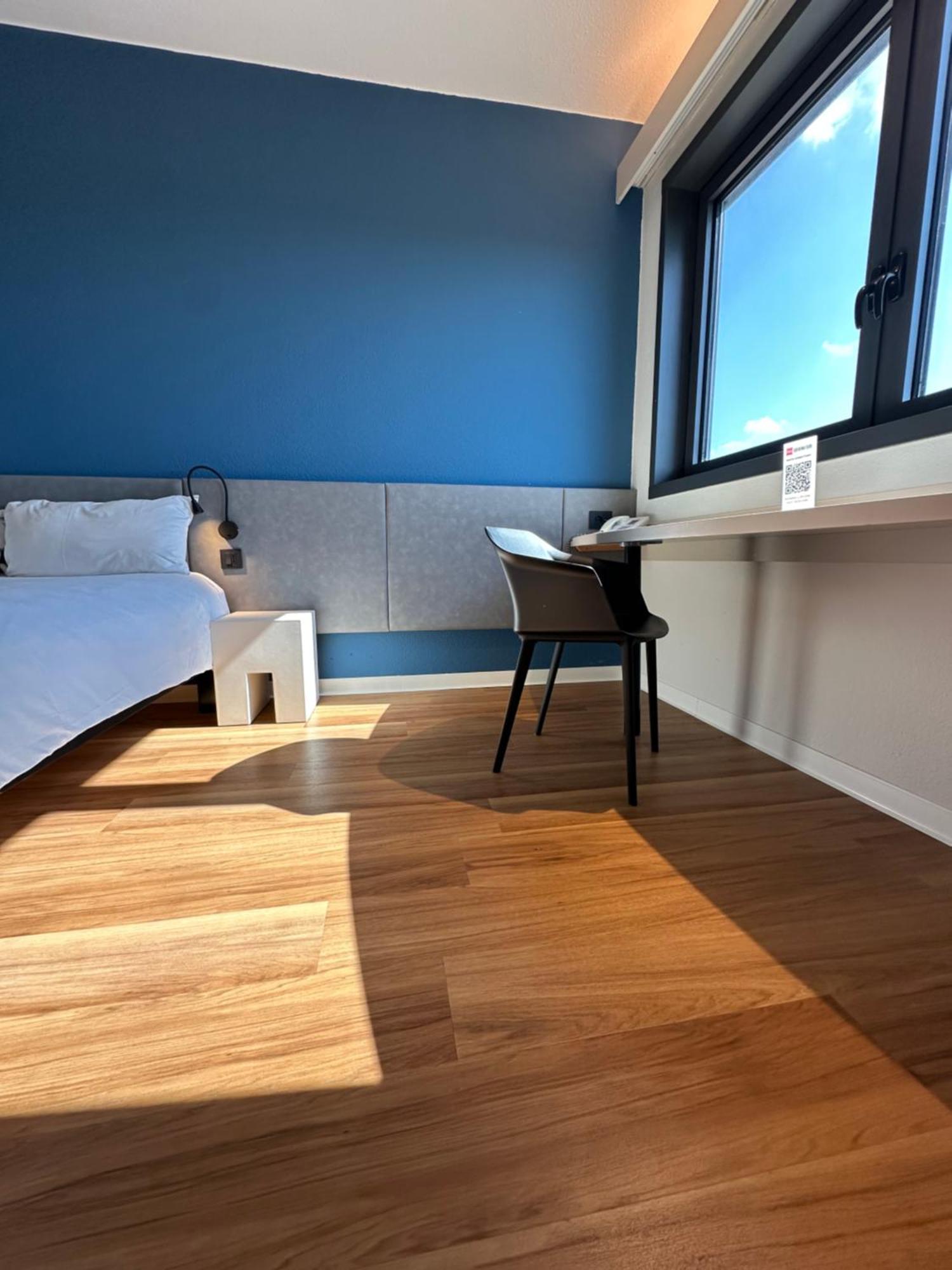 Ibis Roma Fiera Hotel Bagian luar foto