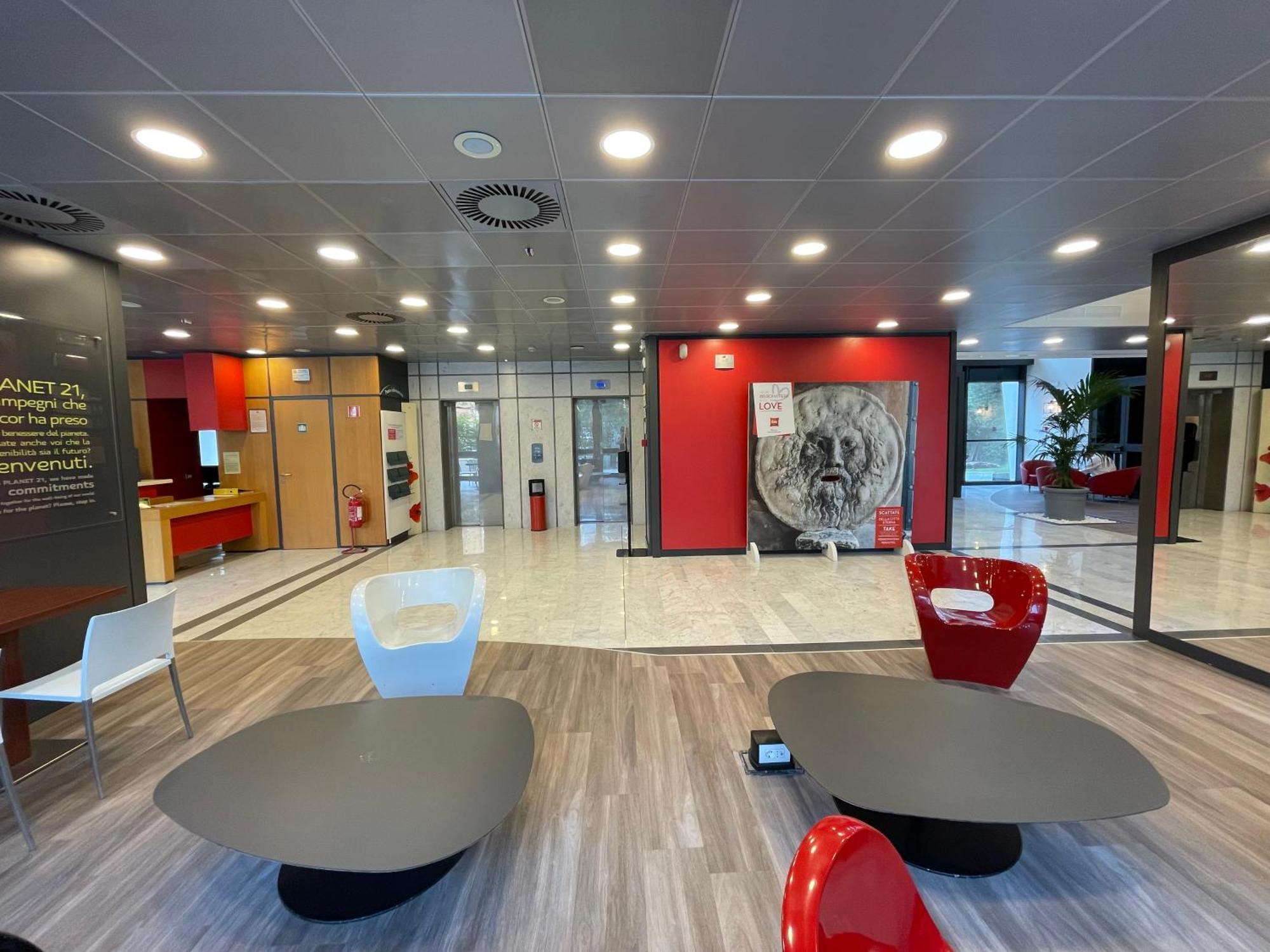Ibis Roma Fiera Hotel Bagian luar foto