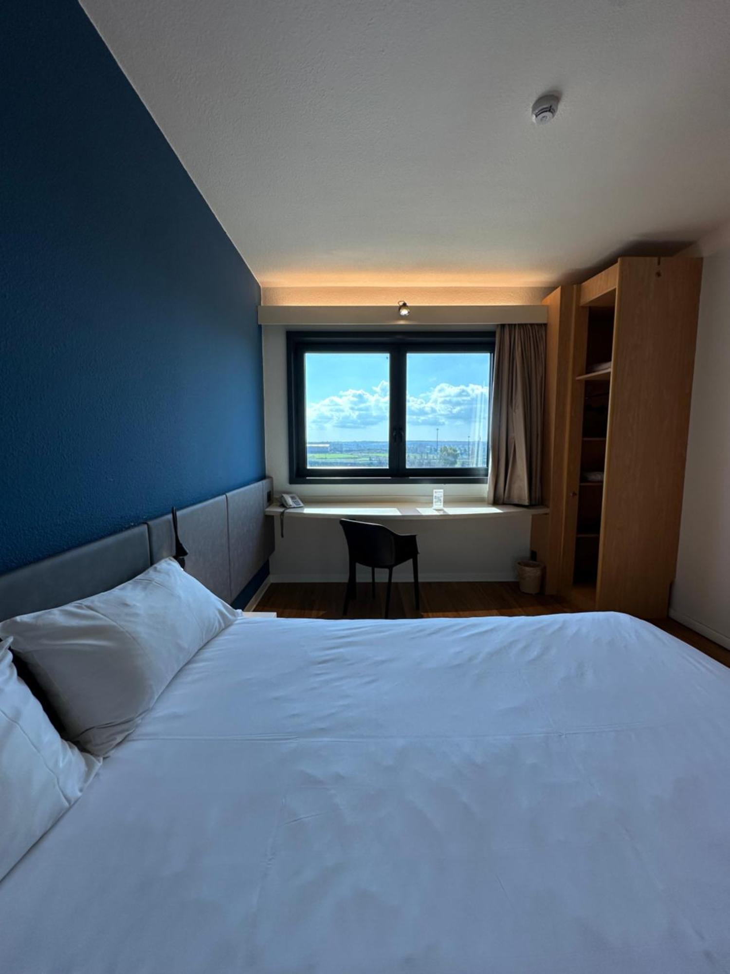 Ibis Roma Fiera Hotel Bagian luar foto
